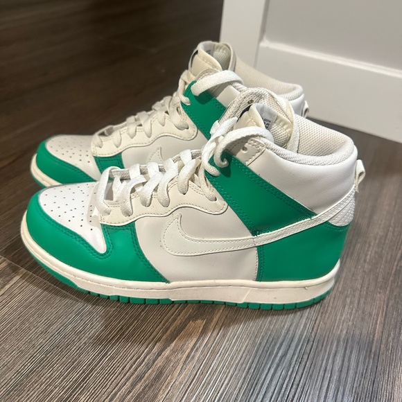 Nike White and Green High-Top Sneakers - Picture 5 of 8